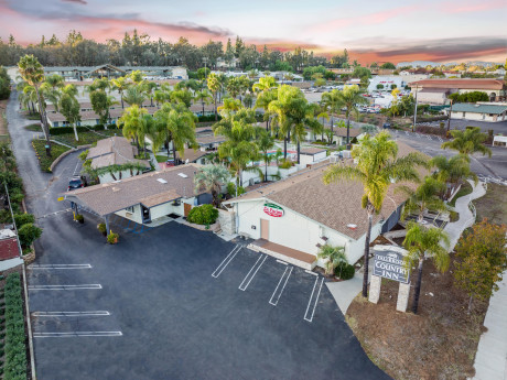 Welcome to Fallbrook Country Inn - Aerial View