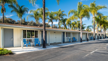 Welcome to Fallbrook Country Inn - Exterior View