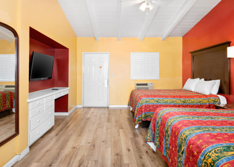 Welcome to Fallbrook Country Inn - Guest Room
